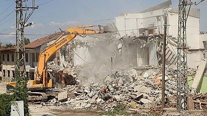 Malatya'da yıkımlar bitmeyecek|26 ay sonra yeni ihale…