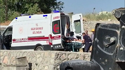 Malatya'da kafasını iş makinesinin camına çarpan operatör hastaneye kaldırıldı
