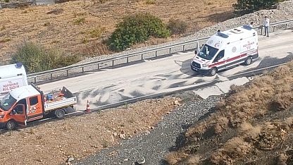 Malatya-Adıyaman yolunda kaza: Tır kayalıklara çarptı, 2 kişi yaralandı
