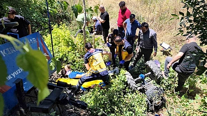 Malatya'da çapa motoru dereye uçtu: Yaralılar var