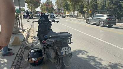 Malatya'da motosikletli kurye otomobille çarpıştı