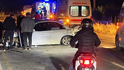 Malatya'da peş peşe kazalar! Minibüs yan yattı, 4 kişi yaralandı