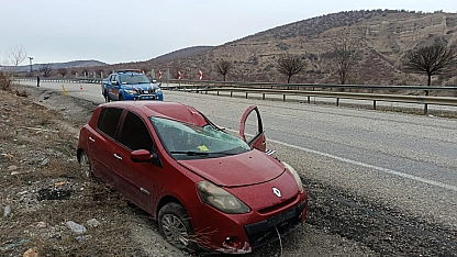 Yağmur Kazaya Neden Oldu: Otomobil Şarampole Devrildi, 1 Yaralı