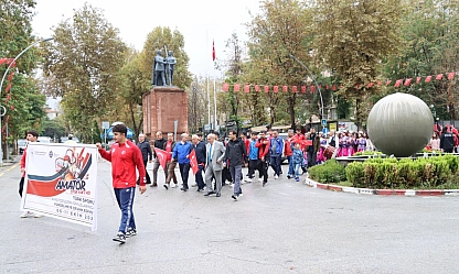 Kernek'ten Millet Bahçesi'ne yürüdüler