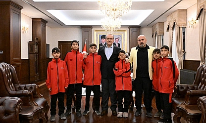Milli Sporcular Vali Yavuz'u Ziyaret Etti