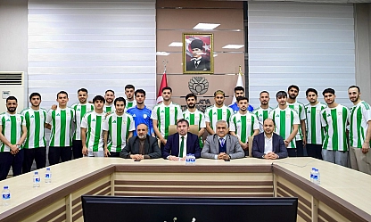 Yeşilyurtspor 'Gövde Gösterisi' Yaptı: Tek Seferde 20 İmza!