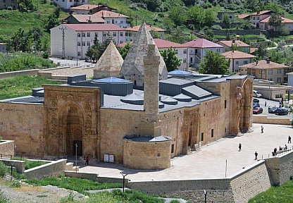 Dünyada eşi benzeri yok, dilleri kısır, kalemleri kırık bırakıyor