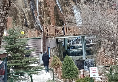 Günpınar Şelalesi ziyaretçilerin akınına uğradı