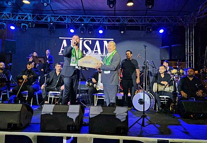 Malatya'da yağmur engel olamadı! 5 bin kişi aynı alana toplandı