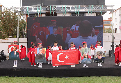 Minikler 102. Yılı Şenlikle Kutladı