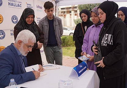 Yazar Ramazan Kayan, okurlarıyla buluştu