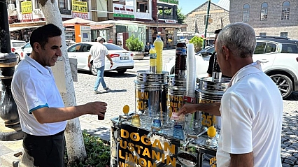32 yıldır yaz ayları geçim kaynağı oluyor