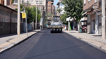 Bağlar'da yollar yenilendi