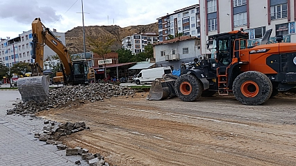 D-300 kara yoluna sıcak asfalt çalışması başladı