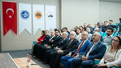 Deprem bilimciler EBYÜ'de buluştu