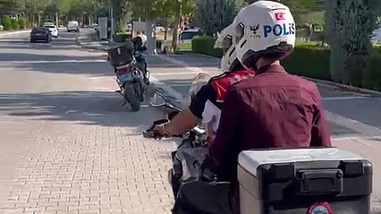 KPSS'ye yetişme telaşındaki adayların imdadına polis yetişti