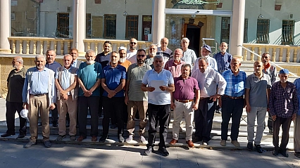 Malatya'da cami avlusunda uygunsuz hareket sergilediler Müezzin uyarınca, burnunu kırdılar