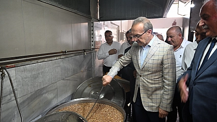 Malatya'da Muharrem ayı dolayısıyla aşure ikram edildi