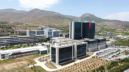 Malatya Turgut Özal Tıp Merkezi'nde botoksla hastalara yeni umut