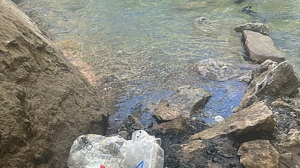 Piknik alanına bırakılan çöpler vatandaşın tepkisine yol açtı