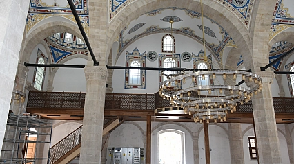 Taş taş numaralandırıldı, çelikle güçlendirildi! Yeni Cami'de ince işçilik yapılıyor