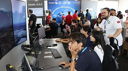 TEKNOFEST'te gençlere hava trafik kontrolörlüğü deneyimi
