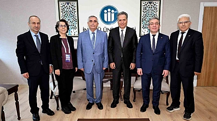 Kongre heyetinden Rektör Akpolat'a ziyaret
