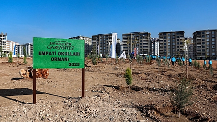 YEŞİLANTEP projesiyle şehrin yeşil alanlarını artırıyor