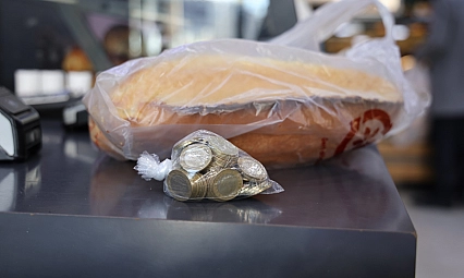 100 TL getirene iki ekmek bedava!