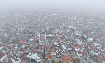 200 metreden şehir sis içinde kayboldu
