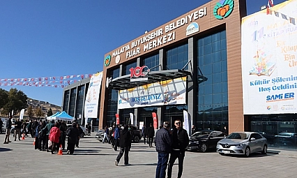 3 Kasım Malatya Kitap Fuarı'nda bugün hangi yazarlar var?