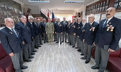 3. Ordu komutanı gazilerle bir araya geldi