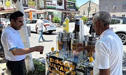 32 yıldır yaz ayları geçim kaynağı oluyor