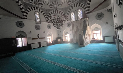 846'dan gelen hayır şartı yerine getirildi! Caminin halıları yenilendi
