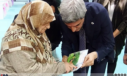 88 Yaşında Okuma Yazma Öğrendi! Malatya'da Azmin Yaşı Olmadığını Kanıtladı