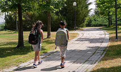 Ağır çanta çocuklarda sırt ve boyun ağrısına yol açıyor