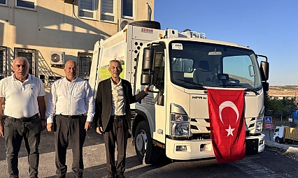 Arapgir Belediyesi araç filosunu güçlendiriyor: 5 ton kapasiteli araç hibe edildi