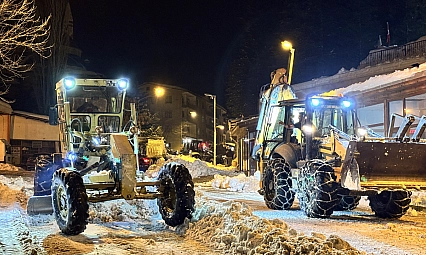 Arapgir'de kar temizleme çalışmaları aralıksız devam ediyor