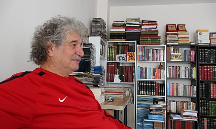 'Asrın Felaketi'nden sadece kitaplarını ve plaklarını kurtarabildi