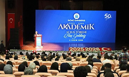 AYM Başkanı Kadir Özkaya, gözyaşlarını tutamadı