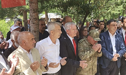 Başbağlar şehitleri kabirleri başında anıldı