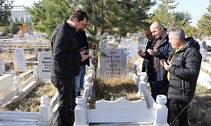 Basın şehidi Sebahattin Yılmaz mezarı başında anıldı