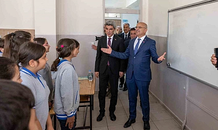 Başkan Er öğrencileri kitap fuarına davet etti