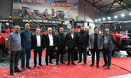Başkan Sadıkoğlu, 14. Malatya Tarım Fuarı'nda stantları gezdi