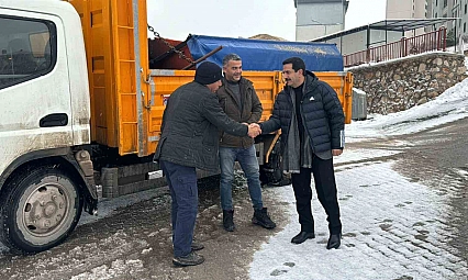 Başkan Taşkın karla mücadele çalışmalarını yerinde inceledi