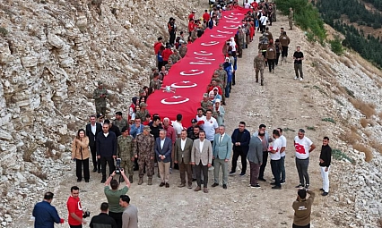 Bayrağa Saygı Yürüyüşü gerçekleştirildi