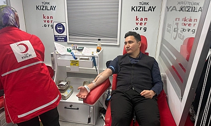 Çermik Kaymakamı Karataş, kan bağışında bulundu