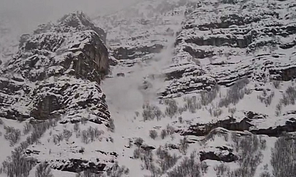 Çığ düşme anı kamerada