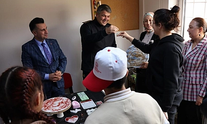 Çocuk evleri sitesine moral ziyareti