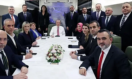 Cumhurbaşkanı Erdoğan'dan ses getirecek yorum: 'Nasıl yapar, nasıl bulaşır?'